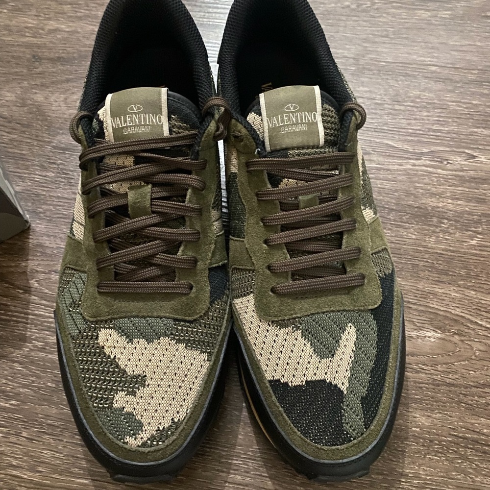 Designer Valentino Garavani Camouflage Rockrunner Low Top Sneakers Men